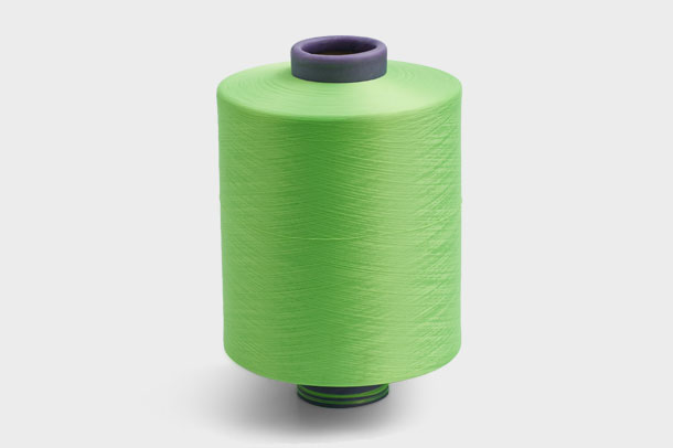 O fio de poliéster é a fibra têxtil mais comum e amplamente utilizada em todo o mundo